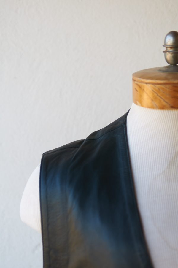 Chaqueta de cuero sin mangas - Imagen 2